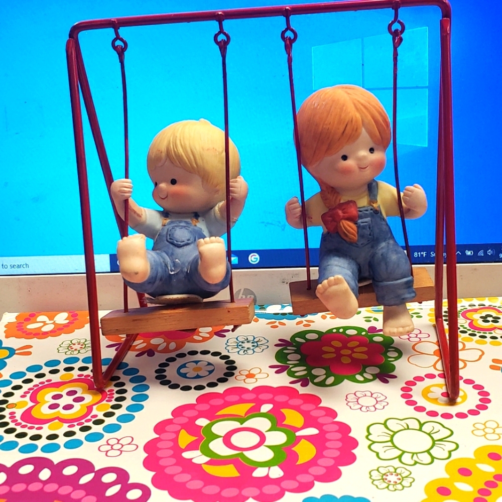 Country cousins swinging